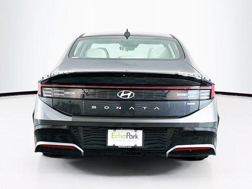 2025 Hyundai SONATA Hybrid SE