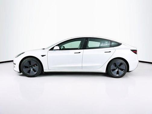 Pearl White Multi-Coat 2023 Tesla Model 3 Standard Range