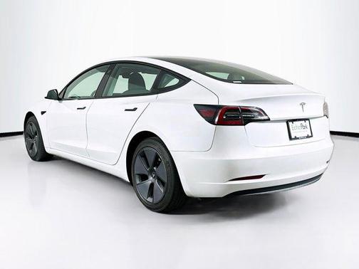 Pearl White Multi-Coat 2023 Tesla Model 3 Standard Range