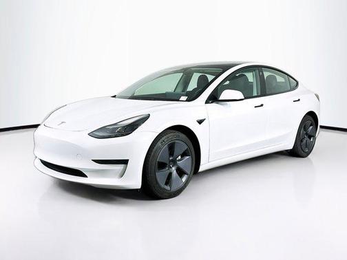 Pearl White Multi-Coat 2023 Tesla Model 3 Standard Range