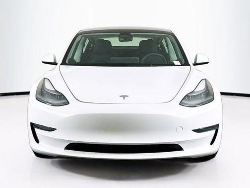 Pearl White Multi-Coat 2023 Tesla Model 3 Standard Range