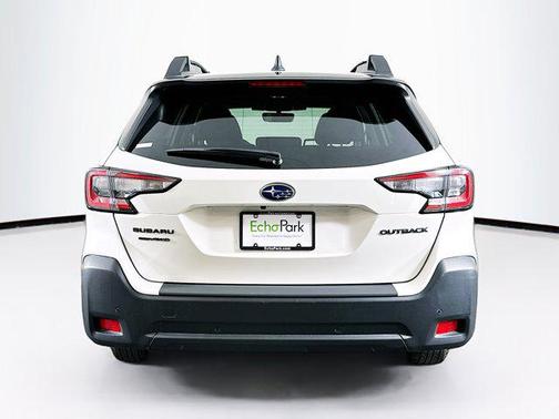 Crystal White Pearl 2025 Subaru Outback Onyx Edition