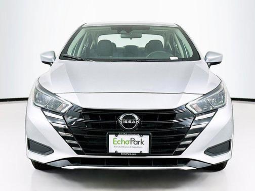 2023 Nissan Versa 1.6 SV