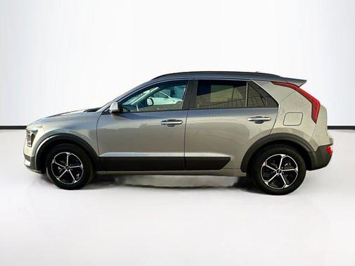 2025 Kia Niro LX
