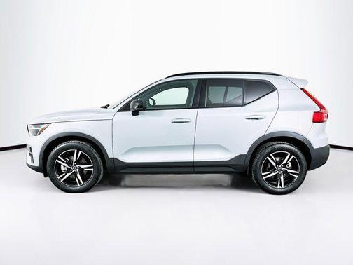 2024 Volvo XC40 B5 Core Bright Theme