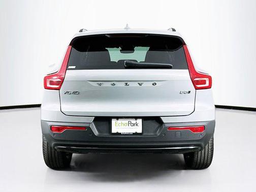 2024 Volvo XC40 B5 Core Bright Theme