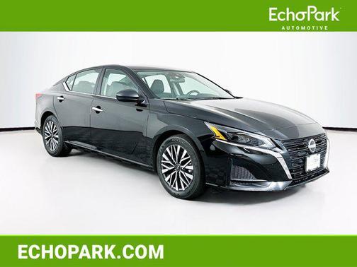 Super Black 2025 Nissan Altima SV FWD