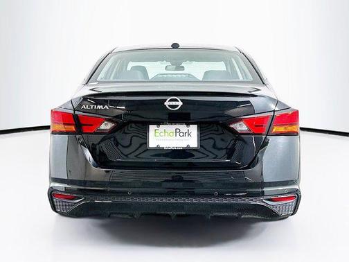 Super Black 2025 Nissan Altima SV FWD