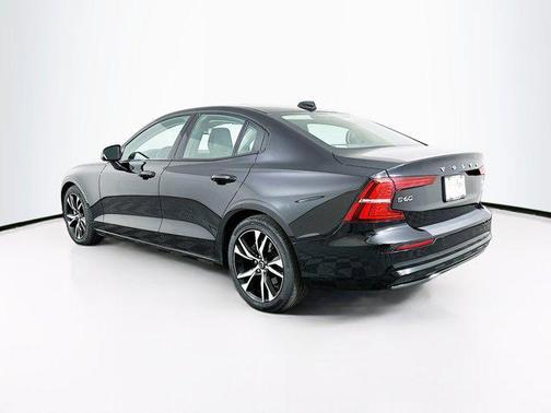 Onyx Black Metallic 2024 Volvo S60 B5 Core Dark Theme