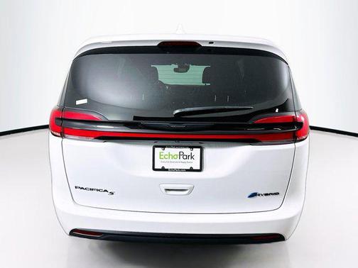 2022 Chrysler Pacifica Hybrid Touring L