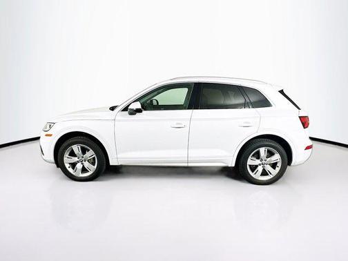 Glacier White Metallic 2019 Audi Q5 2.0T Premium Plus