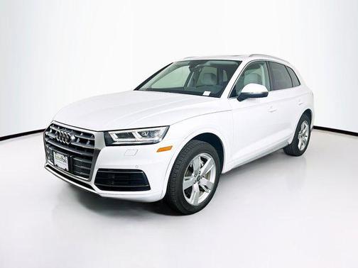 Glacier White Metallic 2019 Audi Q5 2.0T Premium Plus
