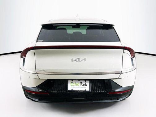 Glacier 2024 Kia EV6 Wind