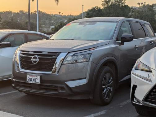 2024 Nissan Pathfinder S