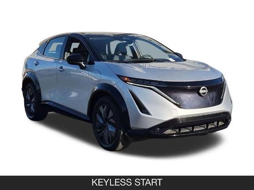 2 Tone Silver / Black Roof 2023 Nissan ARIYA ENGAGE