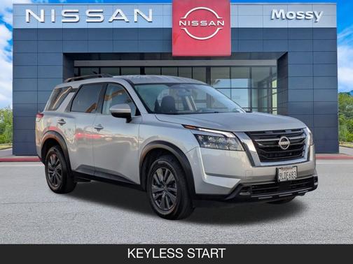 2024 Nissan Pathfinder SV
