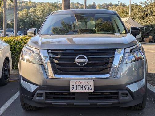 2025 Nissan Pathfinder S