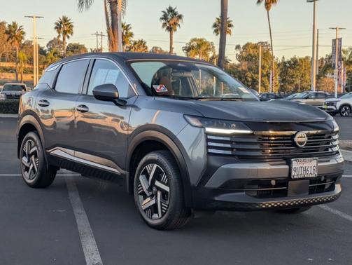 2025 Nissan Kicks SV