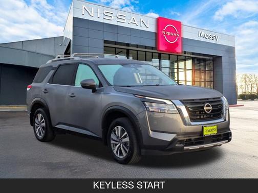 2024 Nissan Pathfinder SL