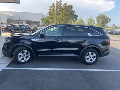 2022 Kia Sorento LX