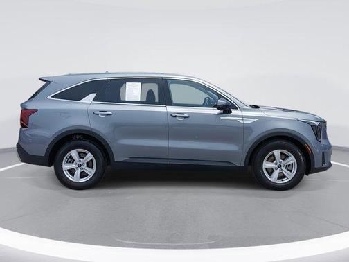 2025 Kia Sorento LX