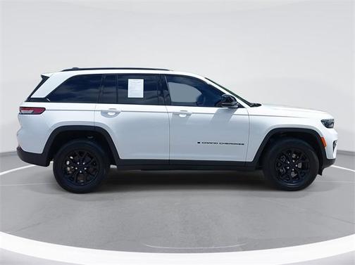 2024 Jeep Grand Cherokee Laredo
