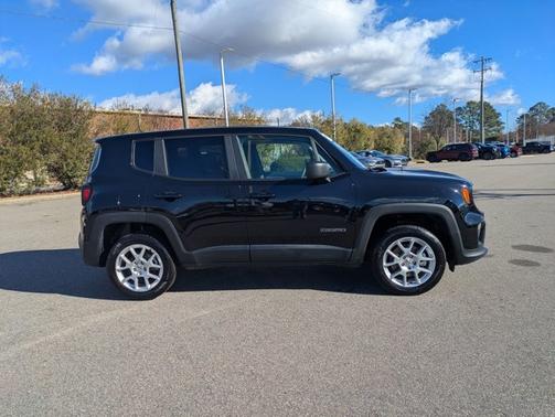 2023 Jeep Renegade LATITUDE