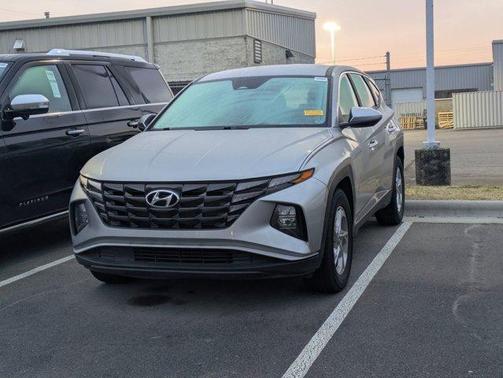 2023 Hyundai TUCSON SE