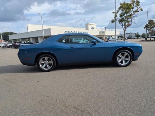 2022 Dodge Challenger SXT