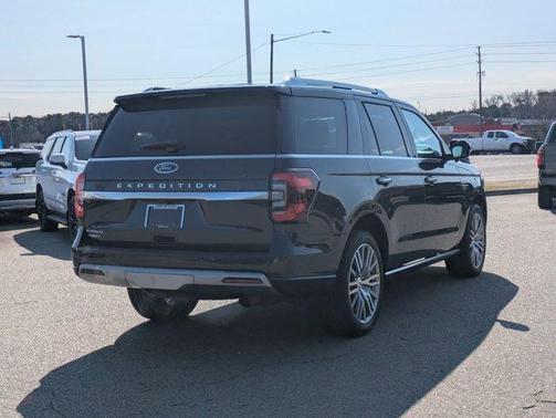 2022 Ford Expedition Platinum