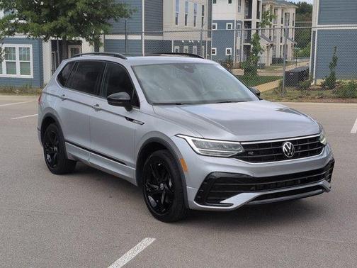 Pyrite Silver Metallic 2023 Volkswagen Tiguan 2.0T SE R-Line Black