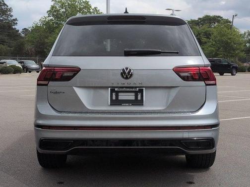 Pyrite Silver Metallic 2023 Volkswagen Tiguan 2.0T SE R-Line Black