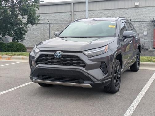 2024 Toyota RAV4 SE