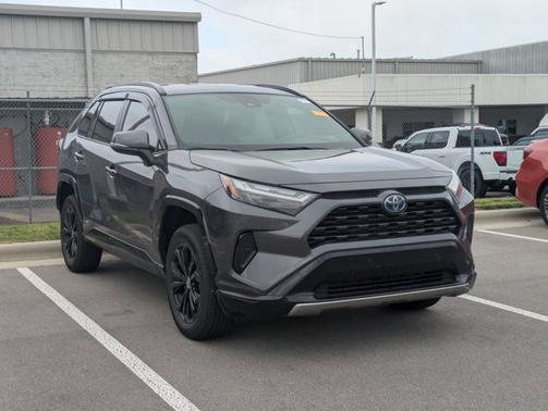 2024 Toyota RAV4 SE