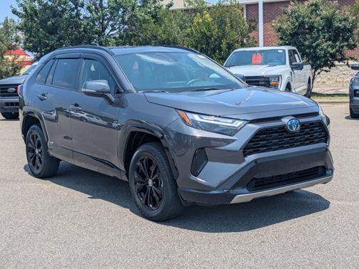 2024 Toyota RAV4 SE