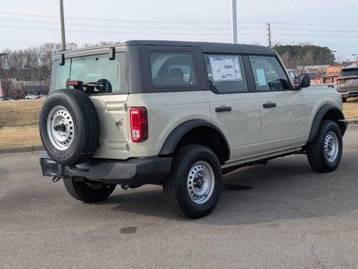 2025 Ford Bronco Base