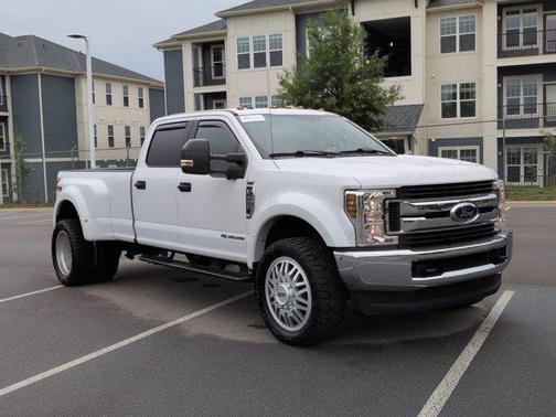 Oxford White 2019 Ford F-450 XLT