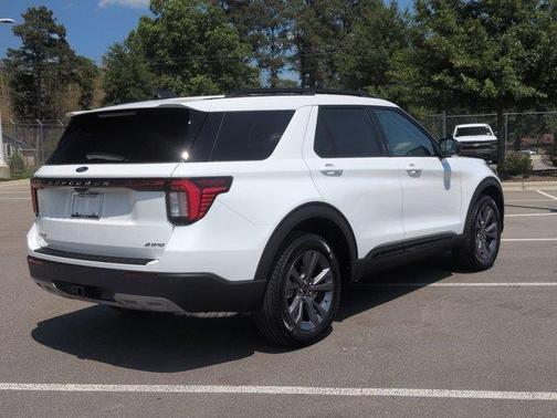 White Metallic 2026 Ford Explorer Active