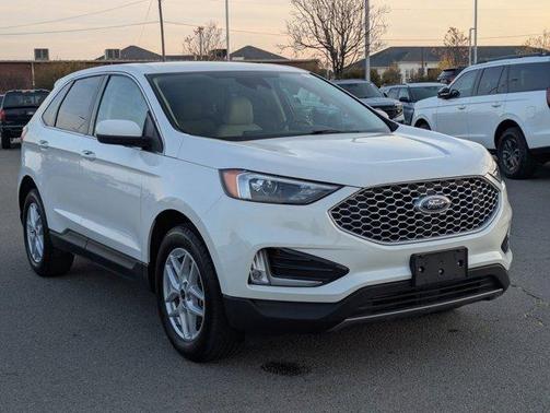 White Metallic 2023 Ford Edge SEL