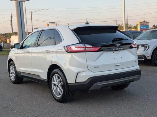 White Metallic 2023 Ford Edge SEL