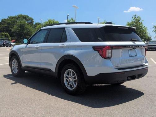 White Metallic 2026 Ford Explorer Active
