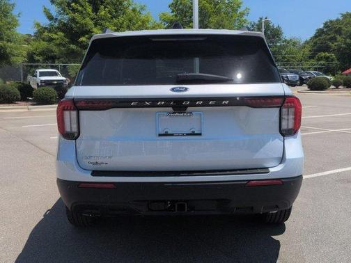 White Metallic 2026 Ford Explorer Active