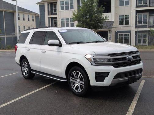 White Metallic 2023 Ford Expedition XLT