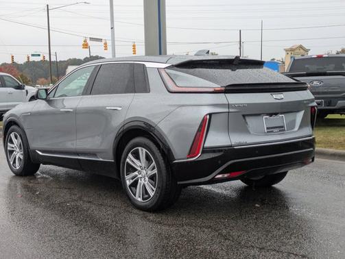 2024 Cadillac LYRIQ TECH