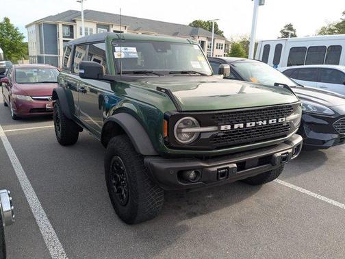 Eruption Green Metallic 2023 Ford Bronco Wildtrak