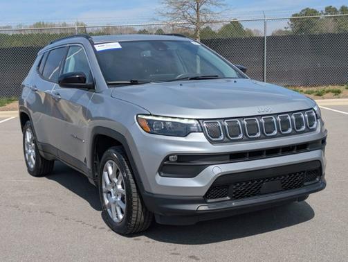 2022 Jeep Compass LATITUDE LUX