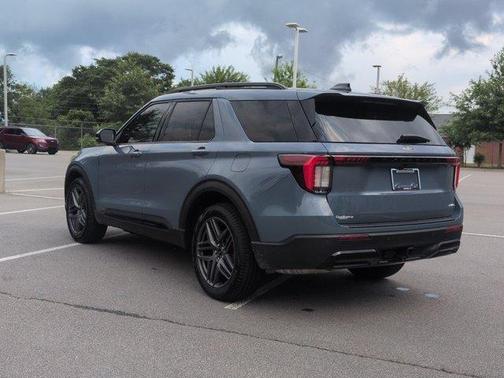 Vapor Blue 2026 Ford Explorer ST-Line