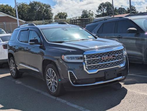 2022 GMC Acadia DENALI