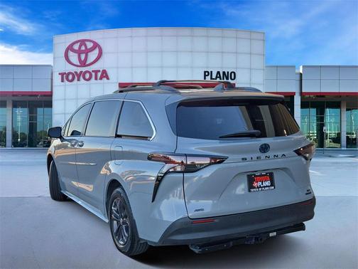 2024 Toyota Sienna Woodland Edition