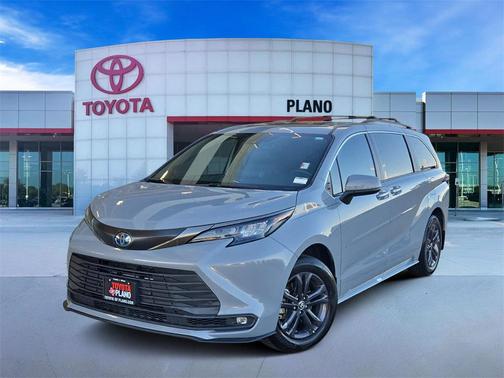 2024 Toyota Sienna Woodland Edition
